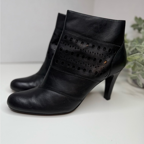Victor Alfaro Harrison Black Heeled Leather Ankle Booties Cutout Detail Size 10 - Picture 10 of 15